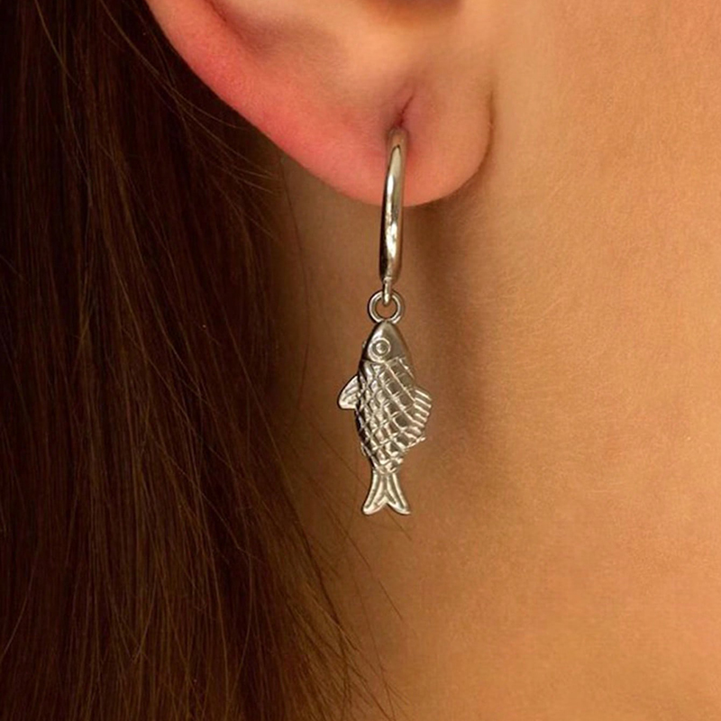 Dainty Textured Fish Pendant H - Charm Necklace Dainty ulasan dan harga