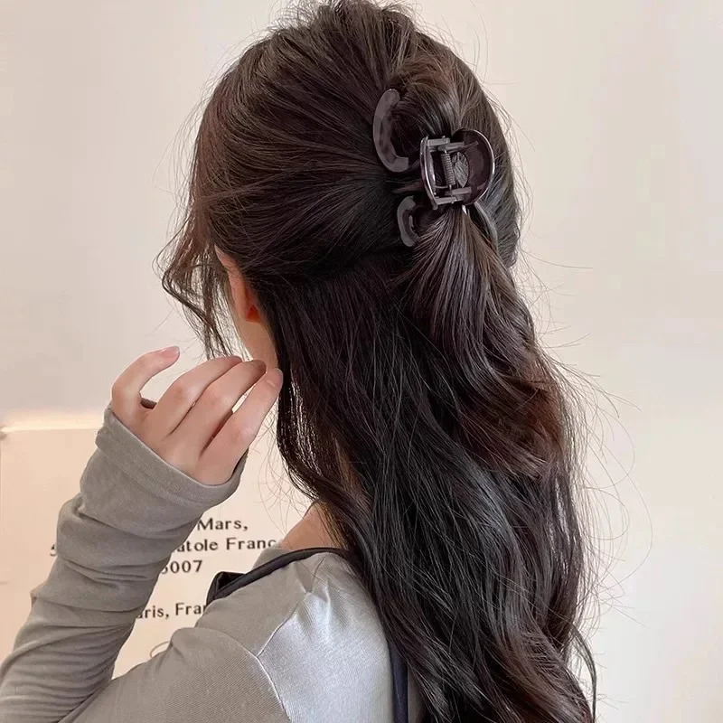 Geometric Design Hair Claw Cli - Women Accessories Shop Design ulasan dan harga